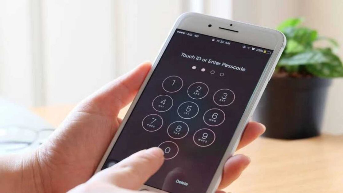 locked iphone