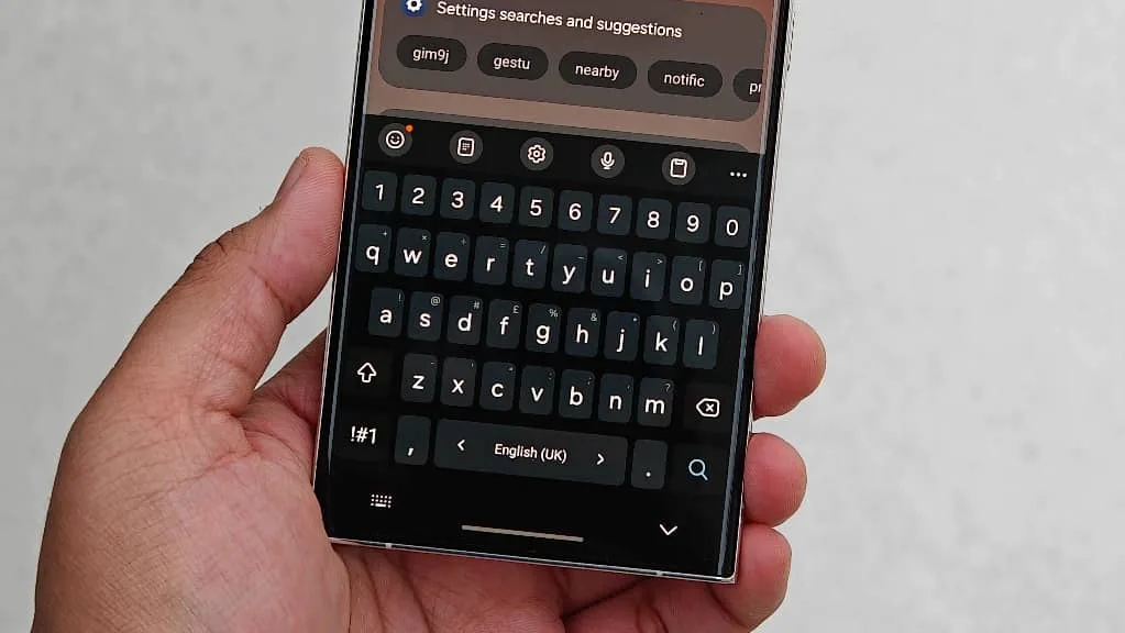 Samsung Keyboard Bug Replaces Images with Asterisks